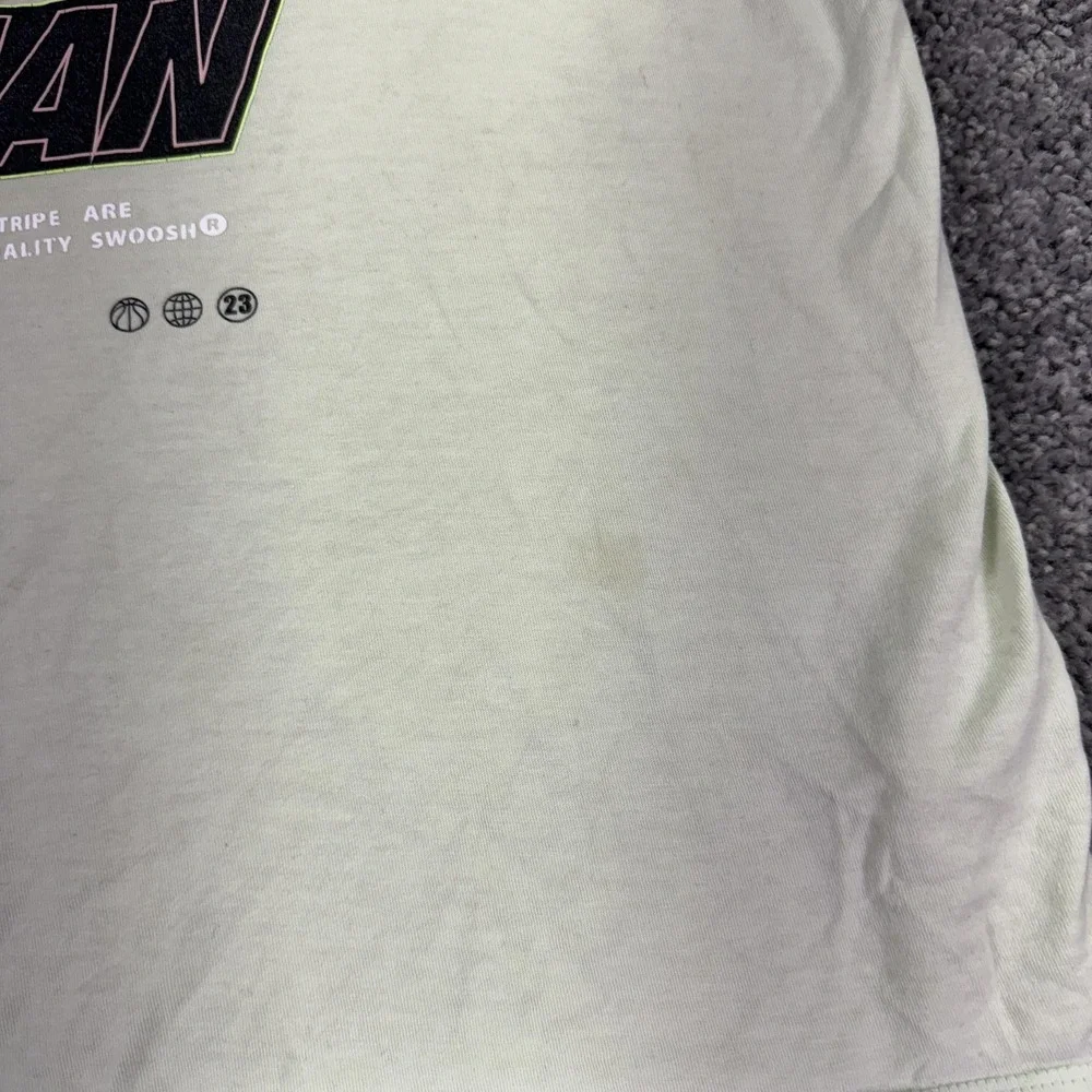 Jordan Shirt Mens XL Green Jumpman Globe Hands Graphic Tee Nike Basketball
